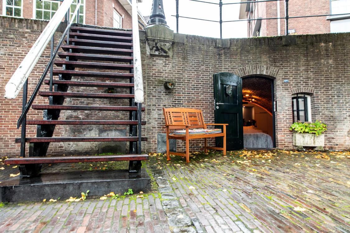 Uki-Hotel Utrecht Esterno foto